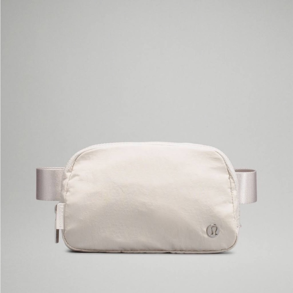 NWT Lululemon everywhere belt bag